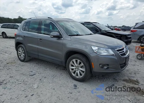 2009 Volkswagen Tiguan S from USA, damaged, VIN WVGAV75N39W003838